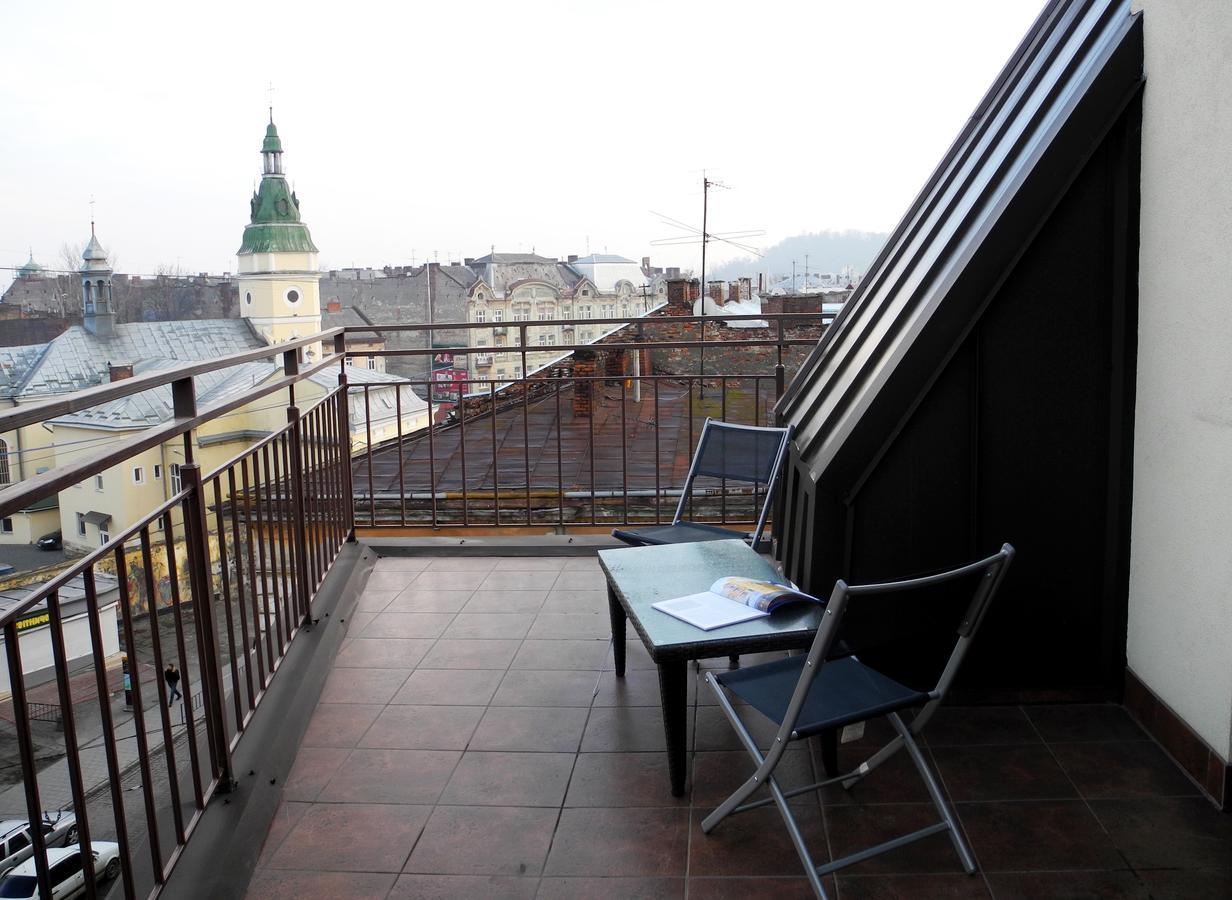 Hotel Cisar Lviv Extérieur photo